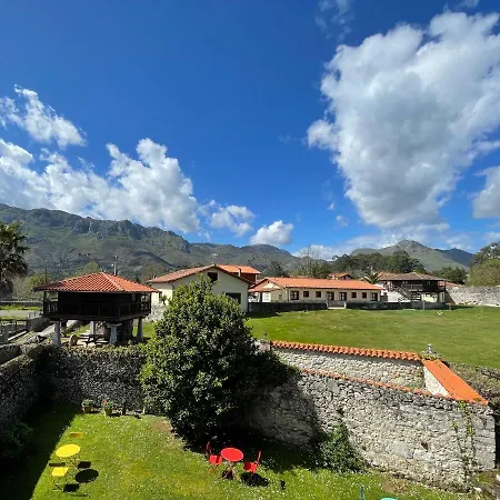 厄尔特克修郊外酒店 2*